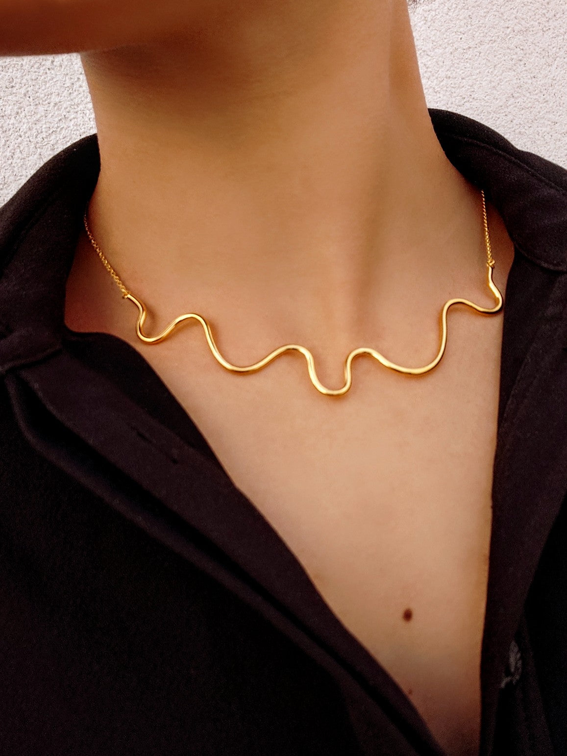 WAVE NECKLACE GOLDEN