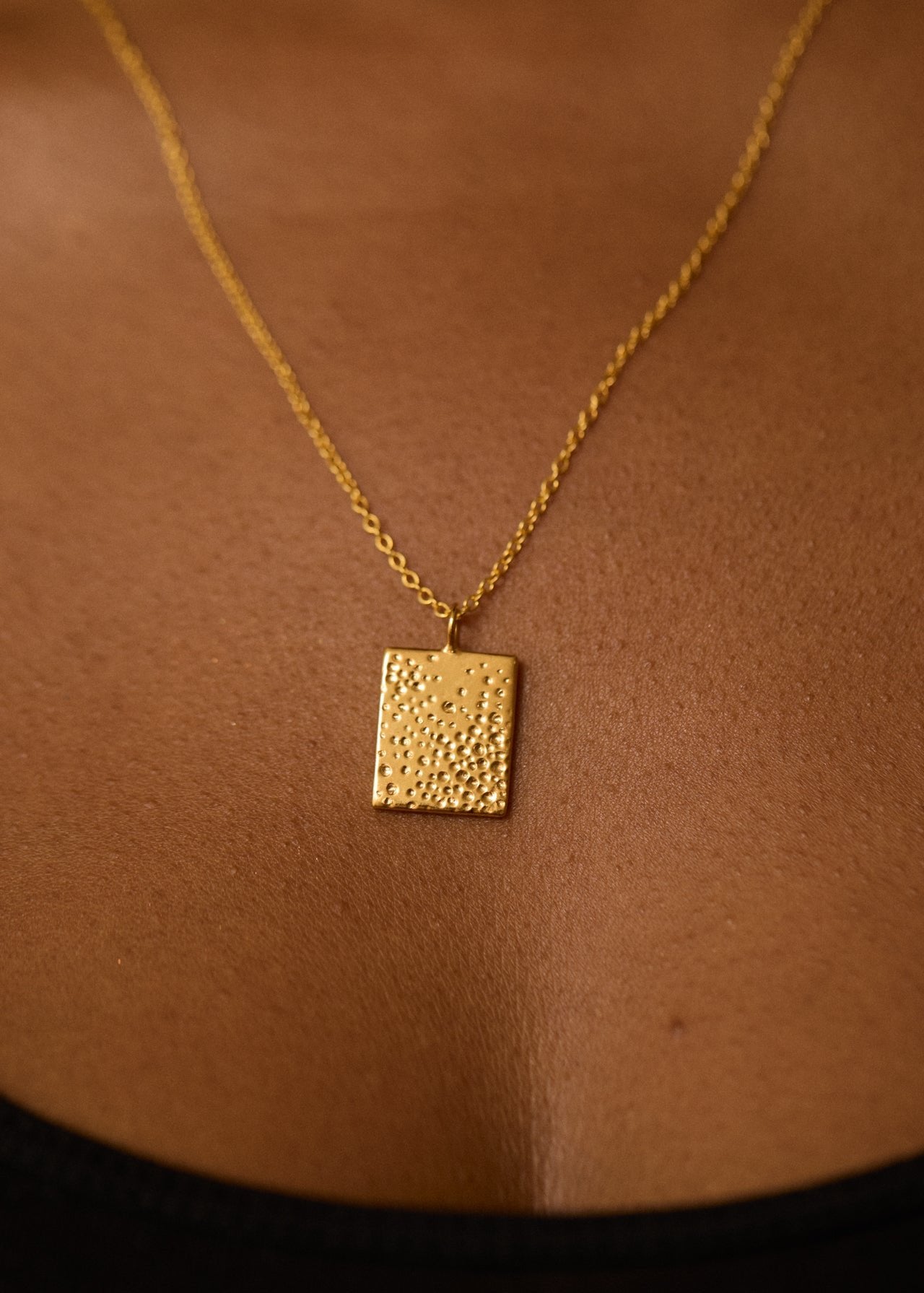 Drops gold pendant